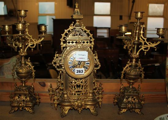 Clock garniture